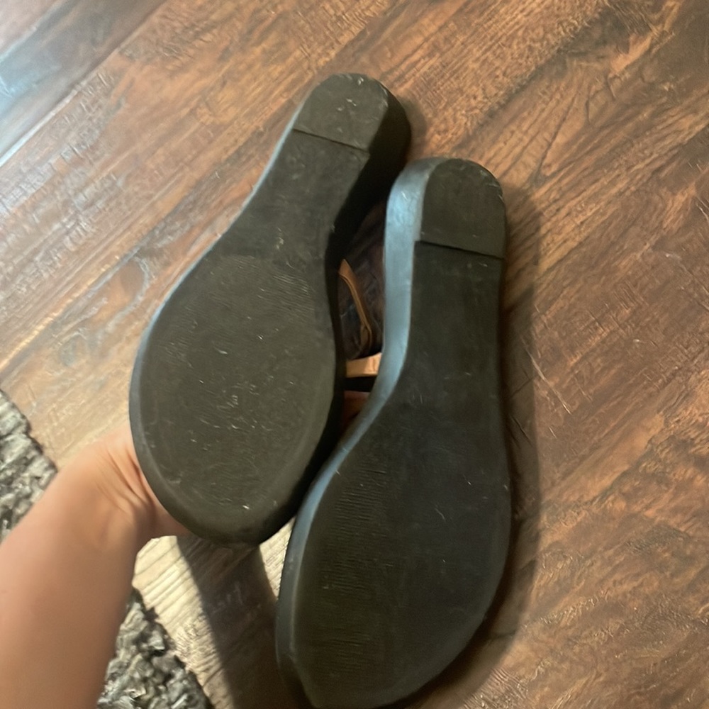 Size 9.5 - Picture 4 of 7